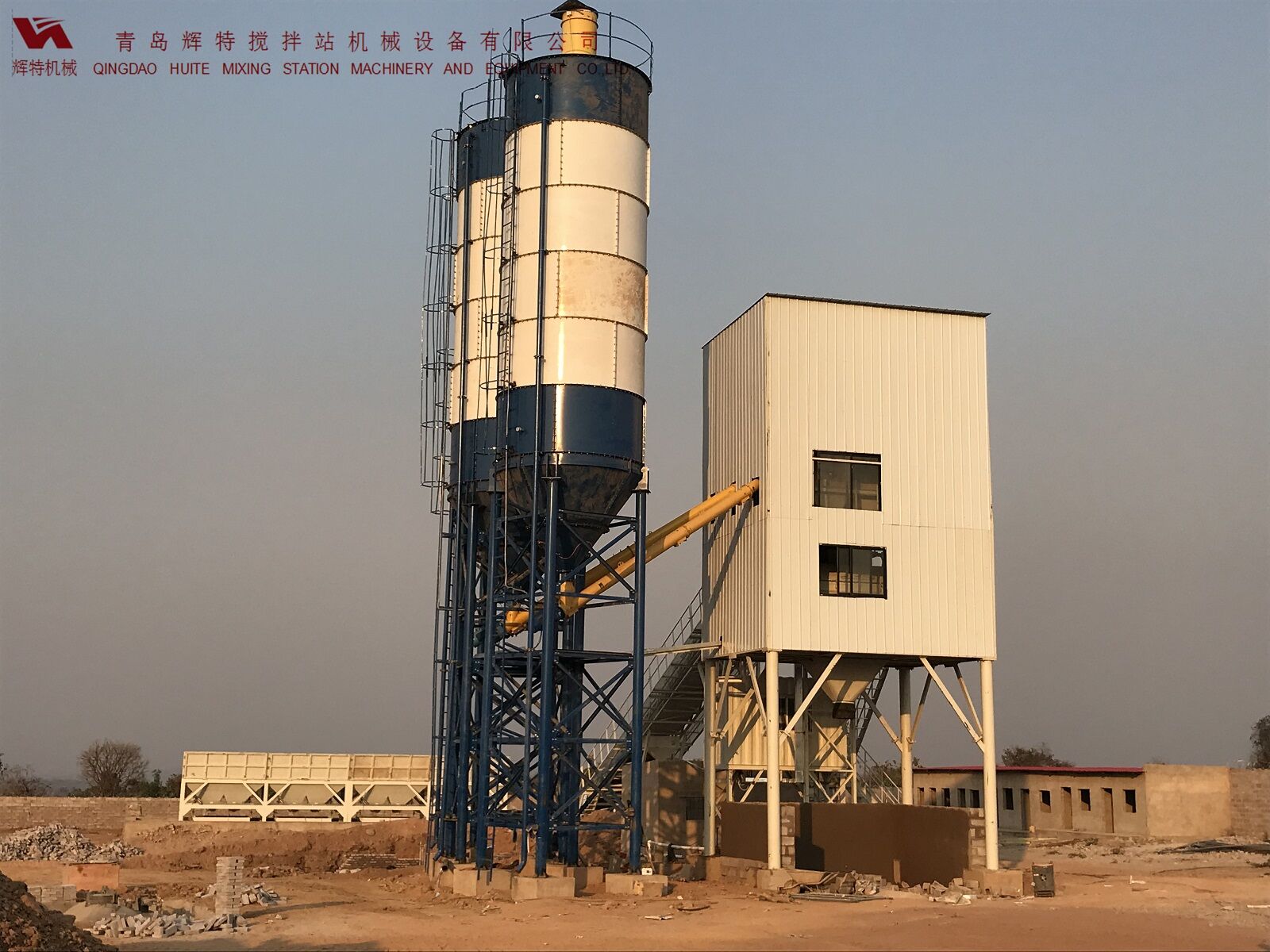 輝特混凝土攪拌站HZS120采用國(guó)內(nèi)外知名品牌，大大降低了設(shè)備故障率