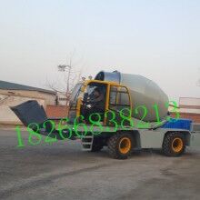 湖北棗陽全自動水泥攪拌運(yùn)輸車 自上料混凝土攪拌運(yùn)輸車