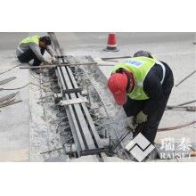 橋頭跳車現(xiàn)象是橋梁伸縮縫的什么問(wèn)題導(dǎo)致的呢？