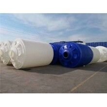 PE水箱 純水水箱 污水水箱 重慶水箱生產(chǎn)廠家 塑料水箱產(chǎn)品常用名稱：塑料水箱、PE水箱、PE桶、蓄水箱、儲水箱、PE儲罐、塑料儲罐、清洗水箱、塑料水箱儲罐、聚乙烯水箱、反滲透塑料水箱、超濾水箱、原水