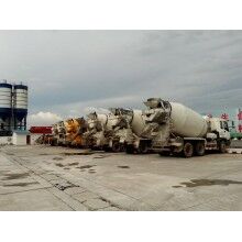 租賃混凝土灌車，攪拌運輸車